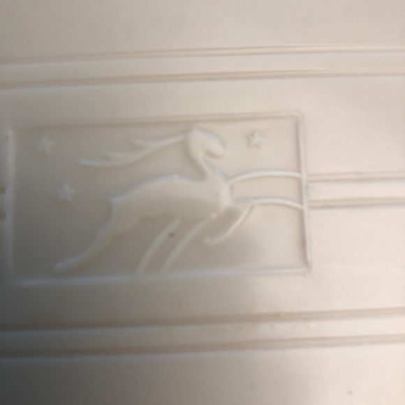 Fathers Day Find: Rare lucite box for someone who appreciates unique. - Picture 2 of 5